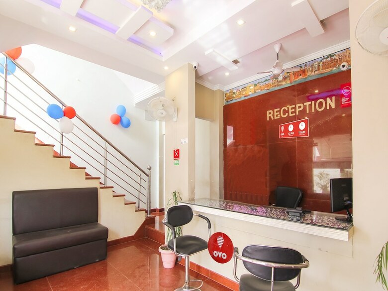 Hotel Oyo 6252 Deepak Palace