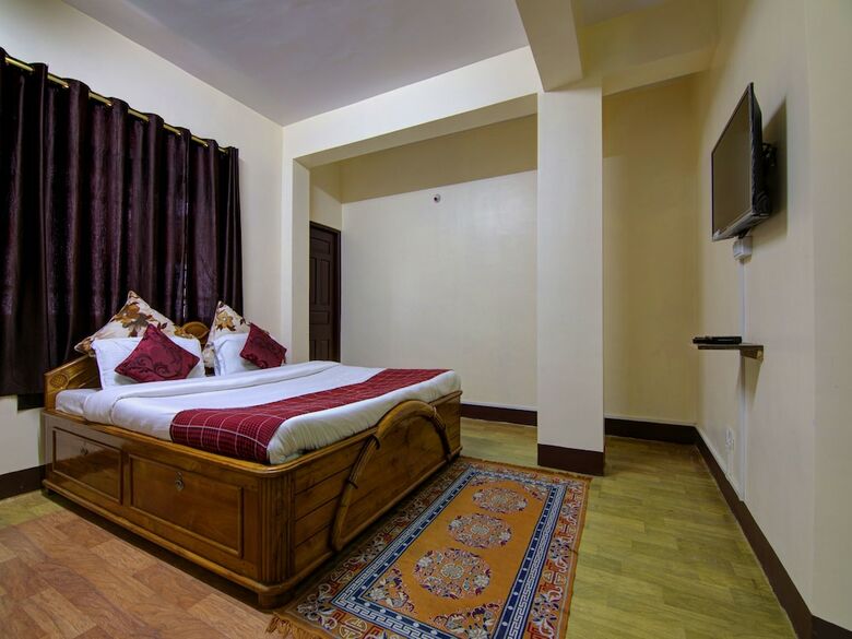 Oyo 13844 Akd Hotel
