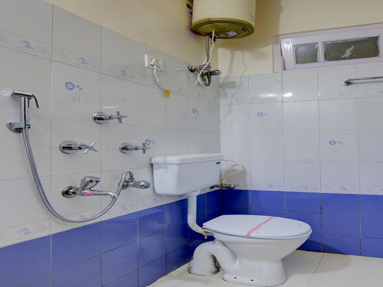 Oyo 13844 Akd Hotel