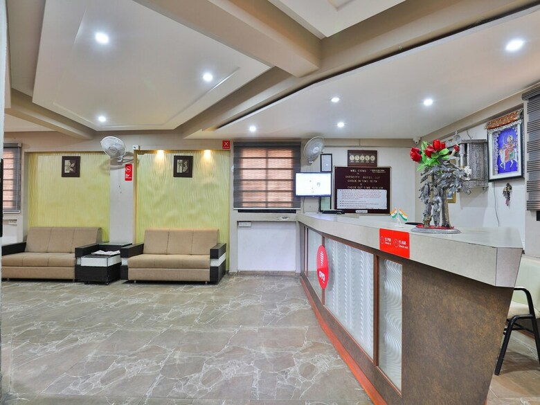 Oyo 15862 Infocity Hotel Llp