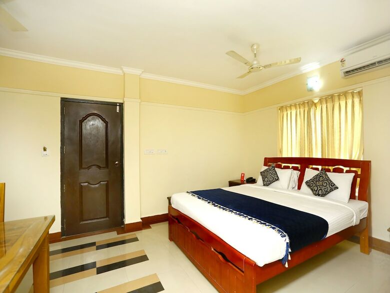 Hotel Oyo 2240 Krishna Regency