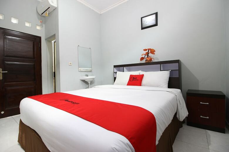 Hotel Reddoorz Near Stpn Jogja