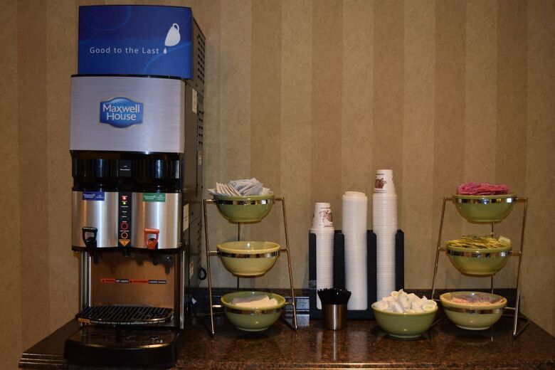 Quality Hotel & Suites At The Falls