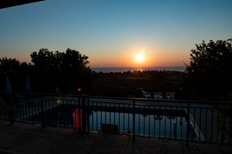 Adonis Villa