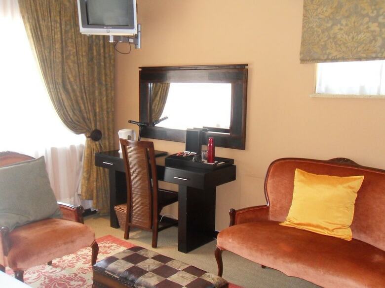 Hotel The Orchards Executive Accomodation