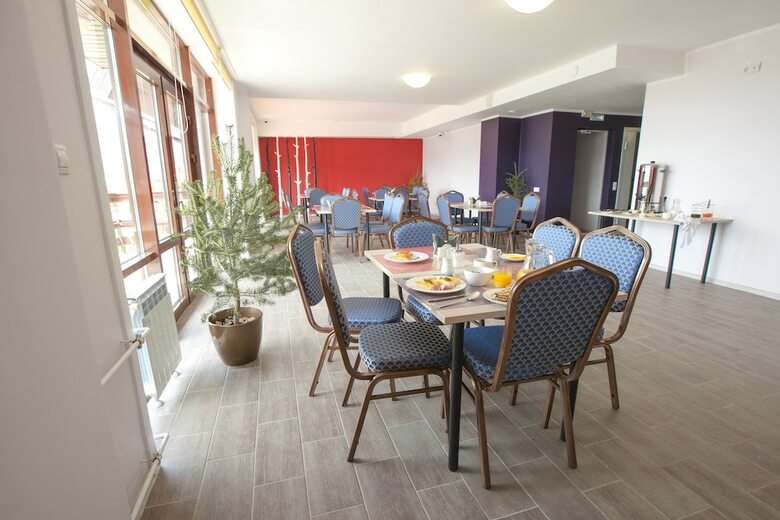 Nicola Hotel