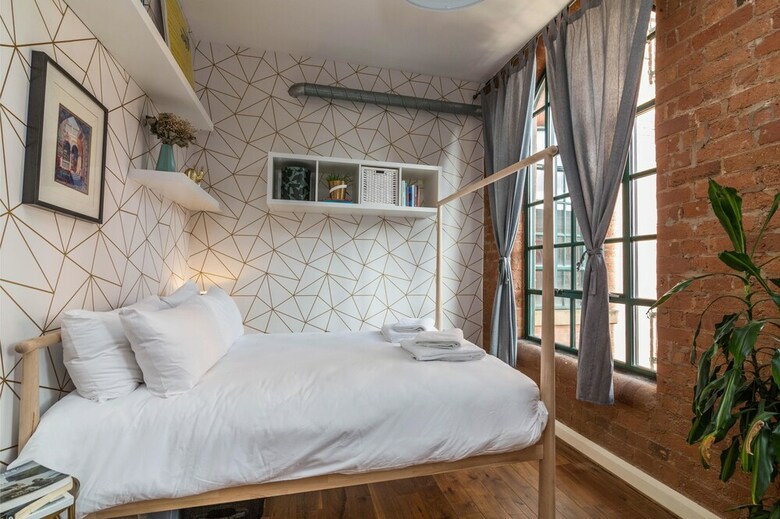 Apartment 86