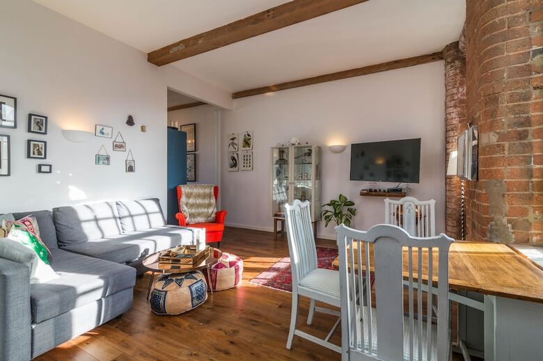 Apartment 86