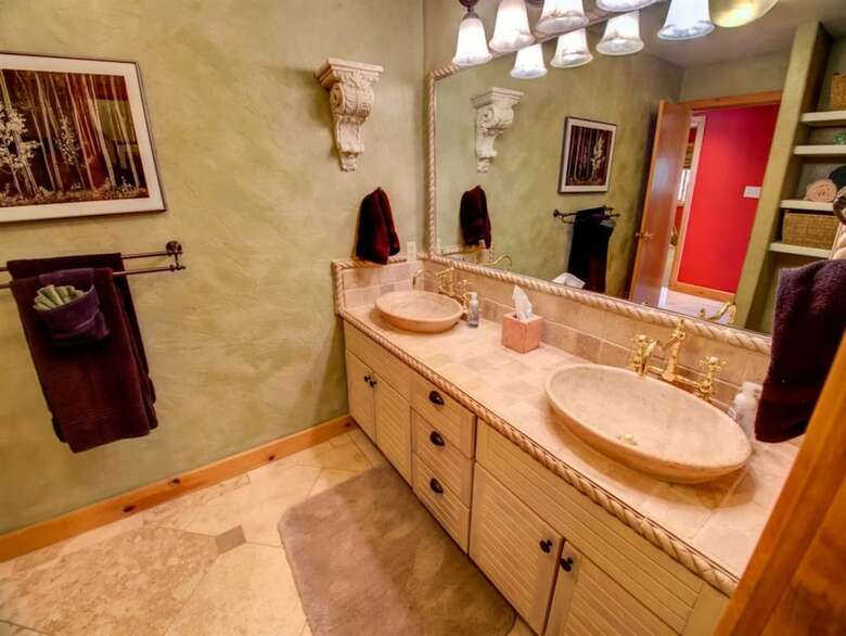 Country Club�homes