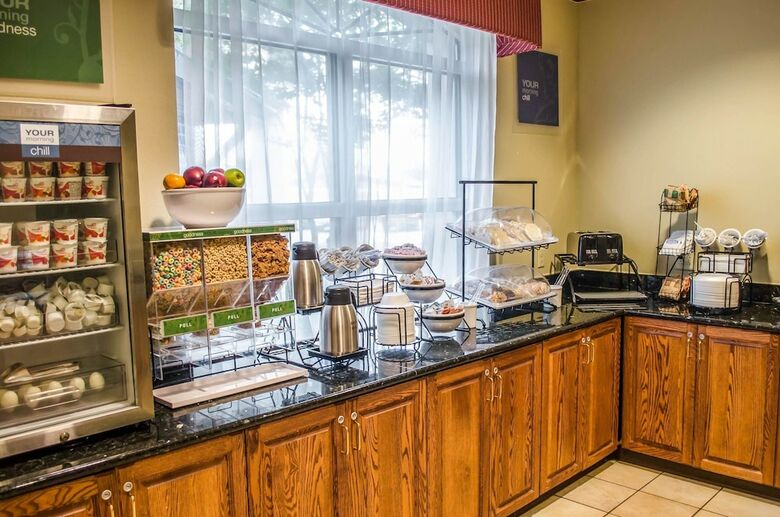 Hotel Comfort Inn & Suites Mobile Near Eastern Shore Centre