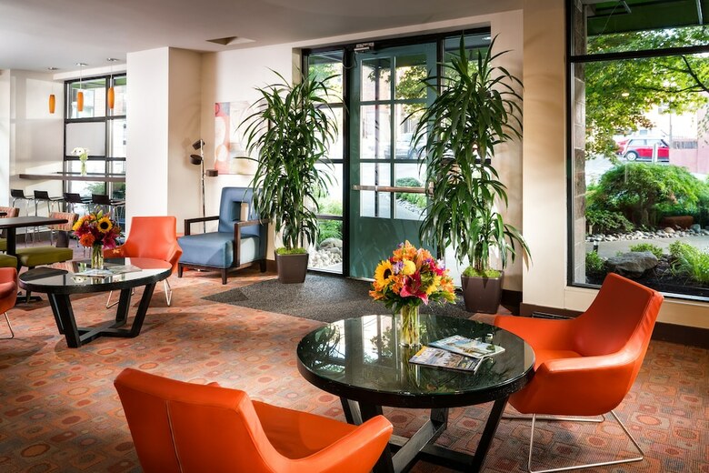 Hotel Staypineapple, University Inn, University District Seattle