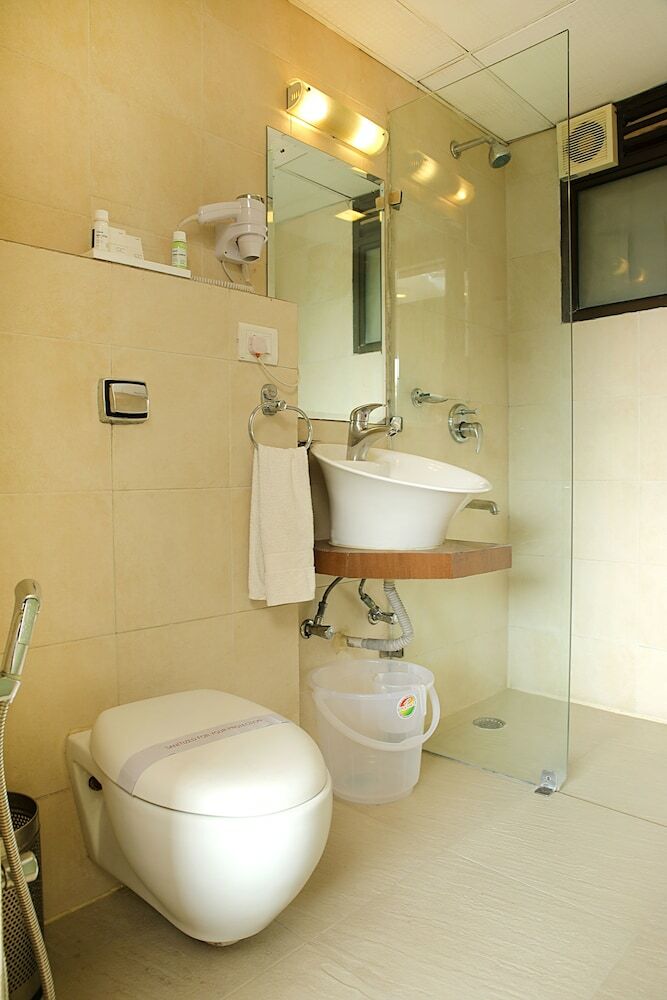 Bed & Breakfast Ahuja Residency Parklane