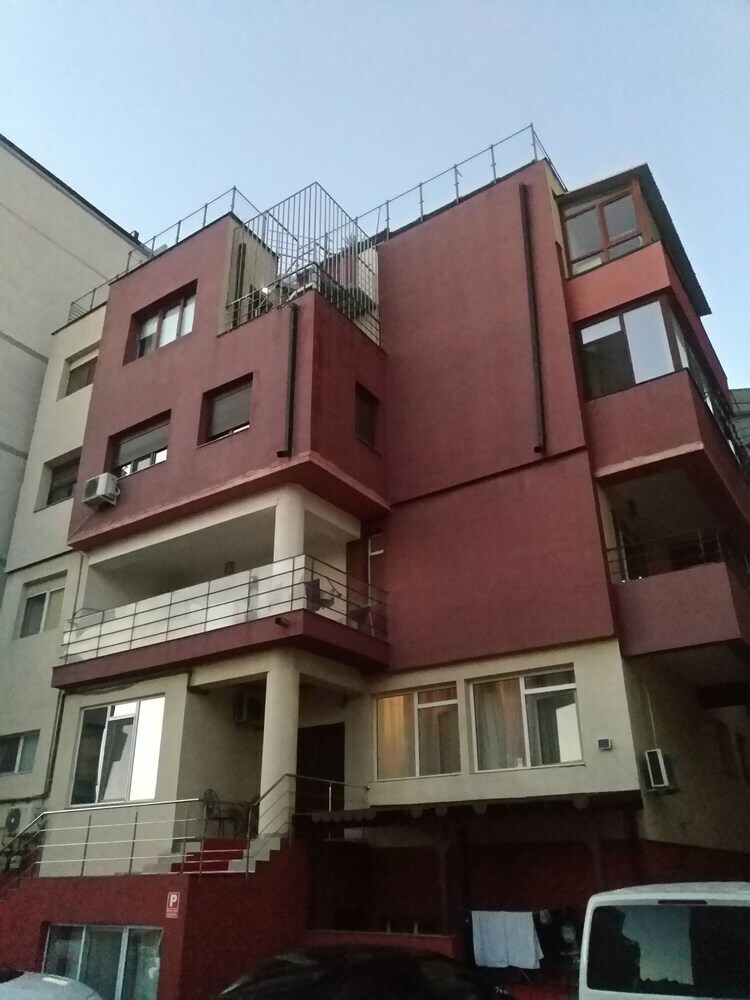 Gabizz Apartments - Near Farul Stadium