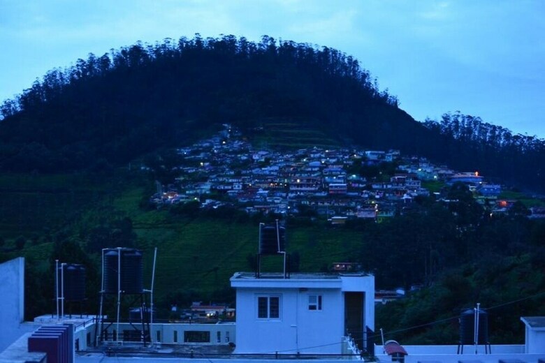 Hotel The Conerstayz