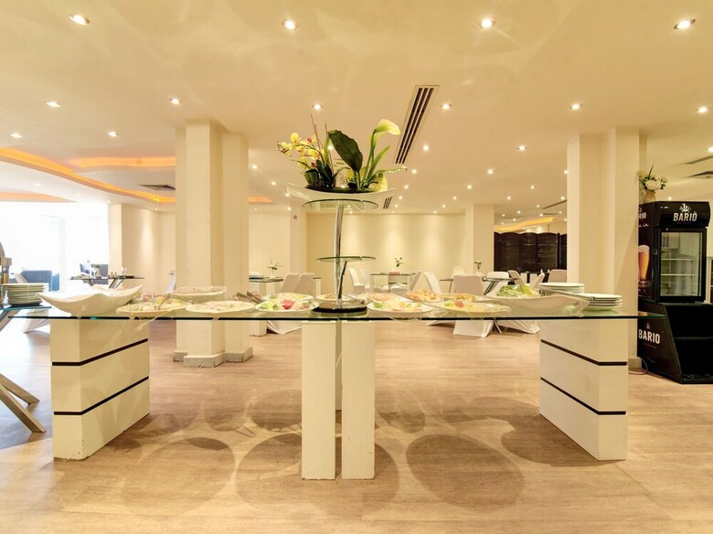 Capital O 419 Al Safeer Hotel