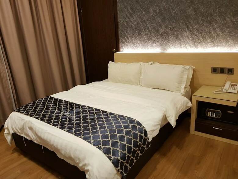 Hotel New World Motel