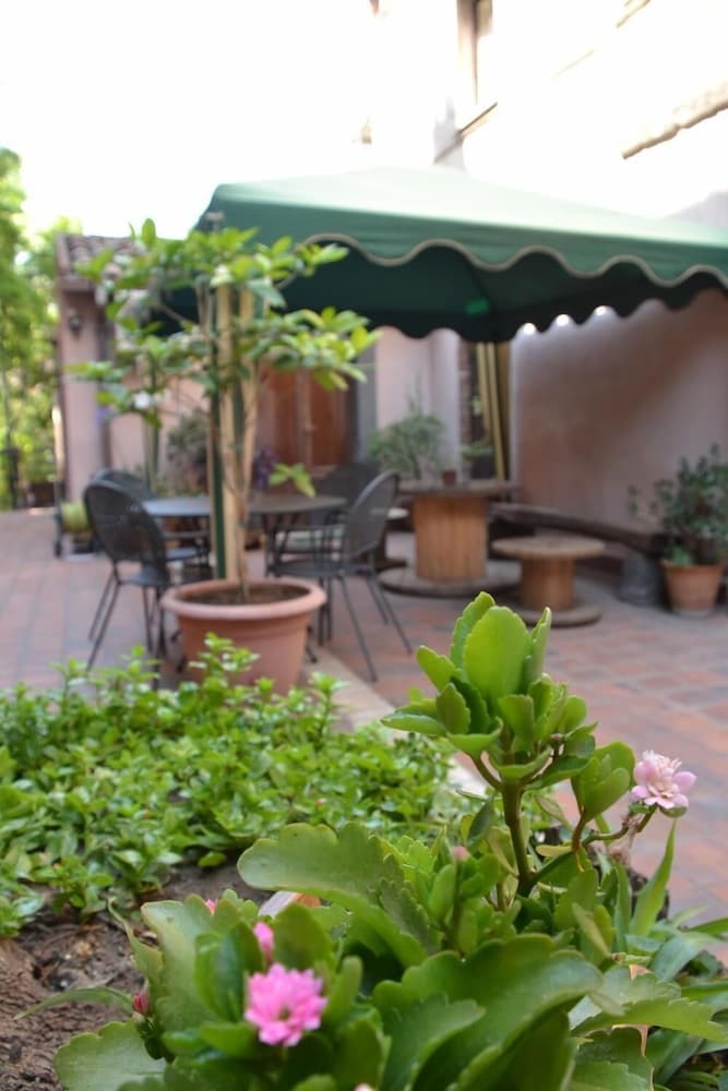 Relais Chiesa Madre Rooms And Apartments