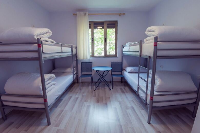 Hostal Art Hostel & Apartments