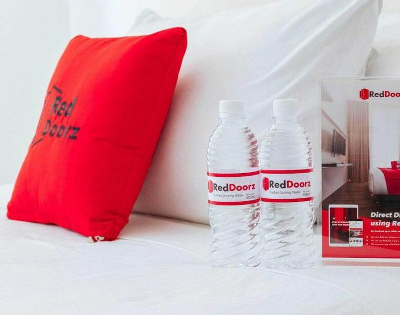 Hotel Reddoorz @ Moonwalk Paranaque