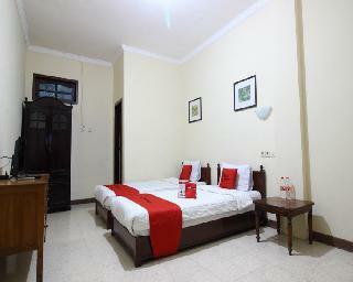 Hotel Reddoorz @ Mantrijeron 2