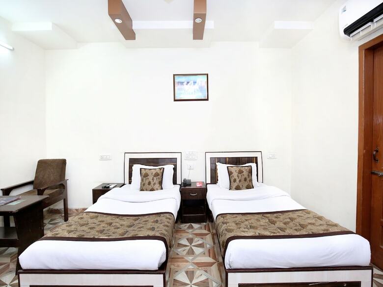 Oyo 6939 Hotel Aashiana