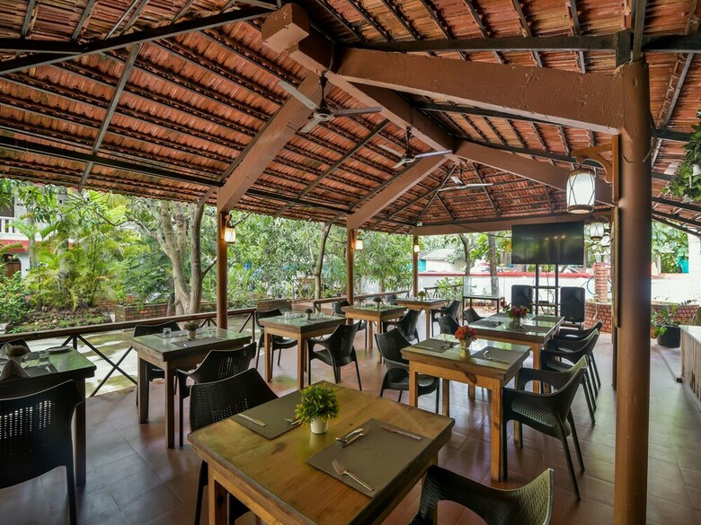 Hotel Oyo 4977 Kristal Sands Beach Resort