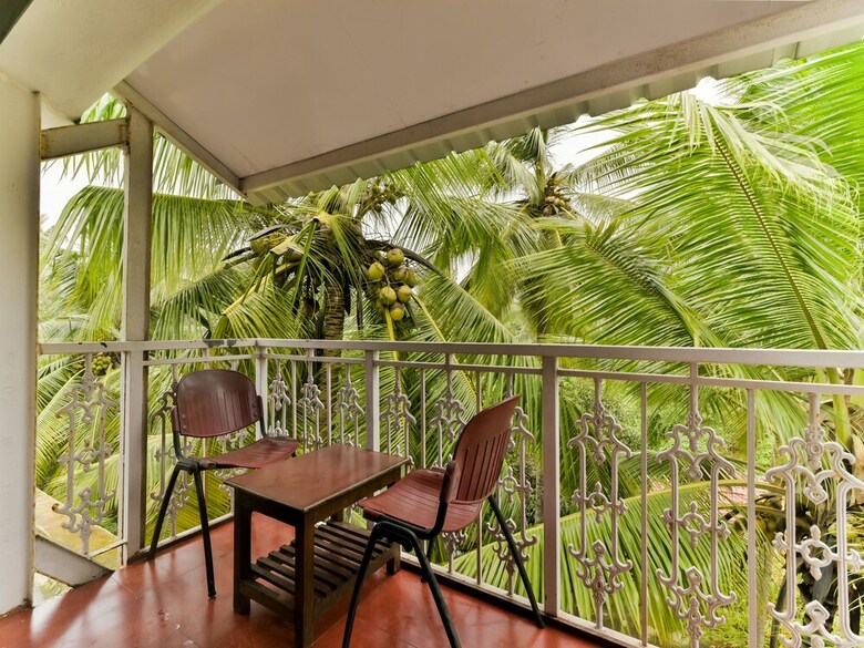 Hotel Oyo 4977 Kristal Sands Beach Resort