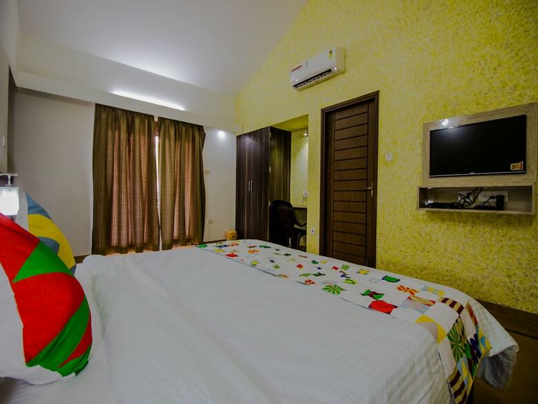 Hotel Oyo 14028 Home Exotic Stay Sangolda