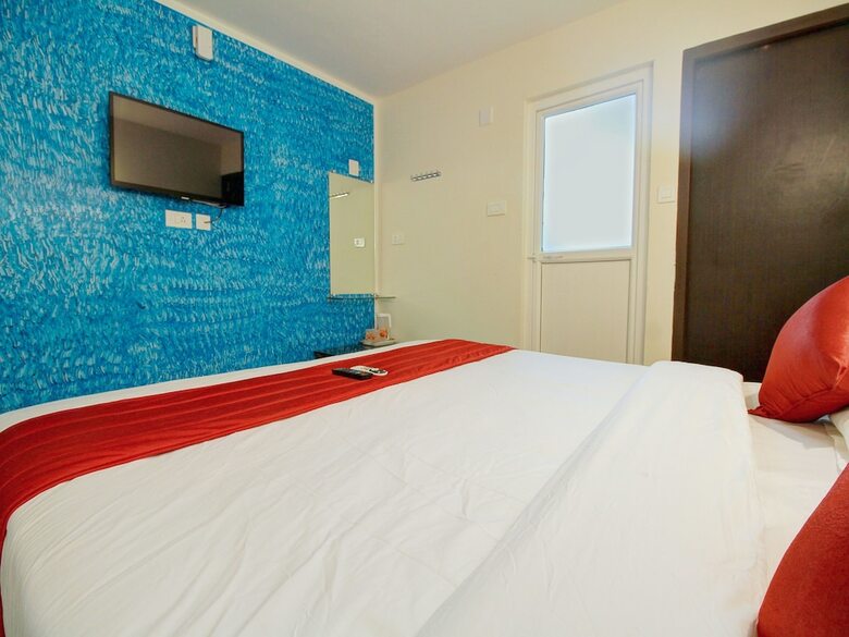 Hotel Oyo 14240 Mohan Residency