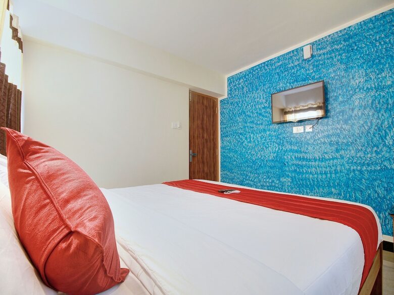 Hotel Oyo 14240 Mohan Residency