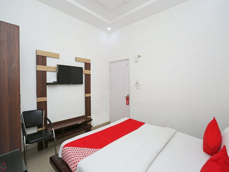 Oyo 13125 Hotel Gwal Palace