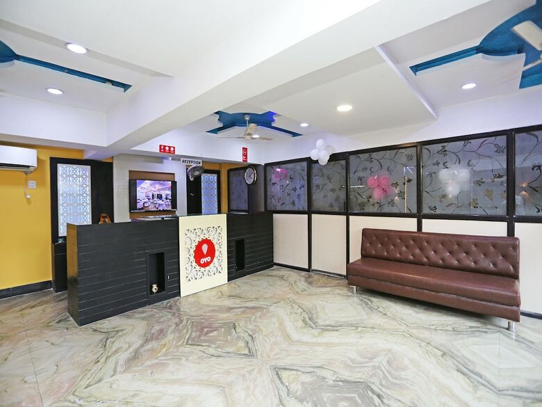 Oyo 13125 Hotel Gwal Palace
