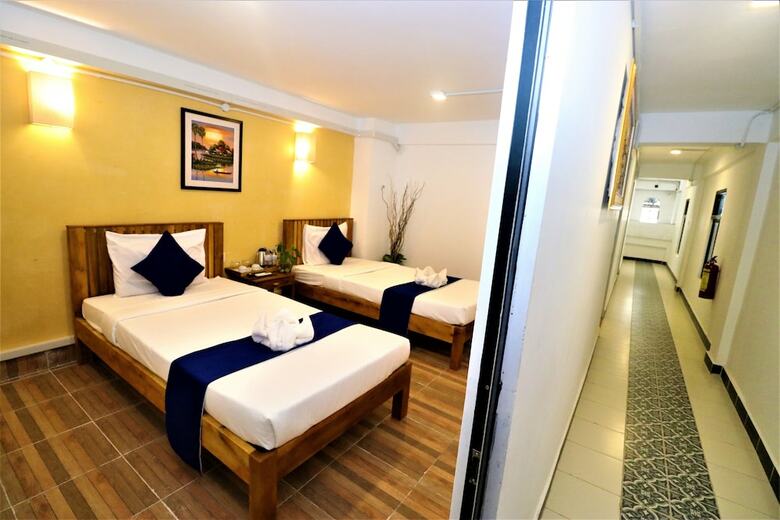 Grand Elevation Hotel