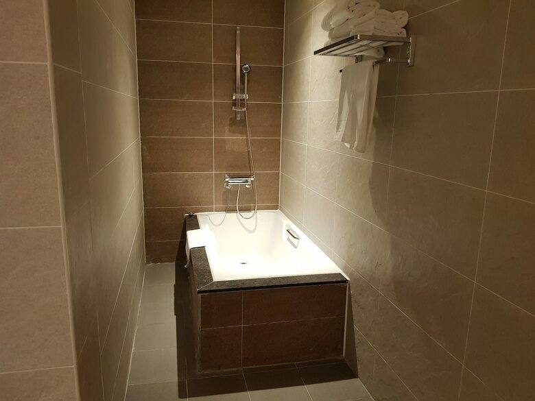 Suntree Hotel