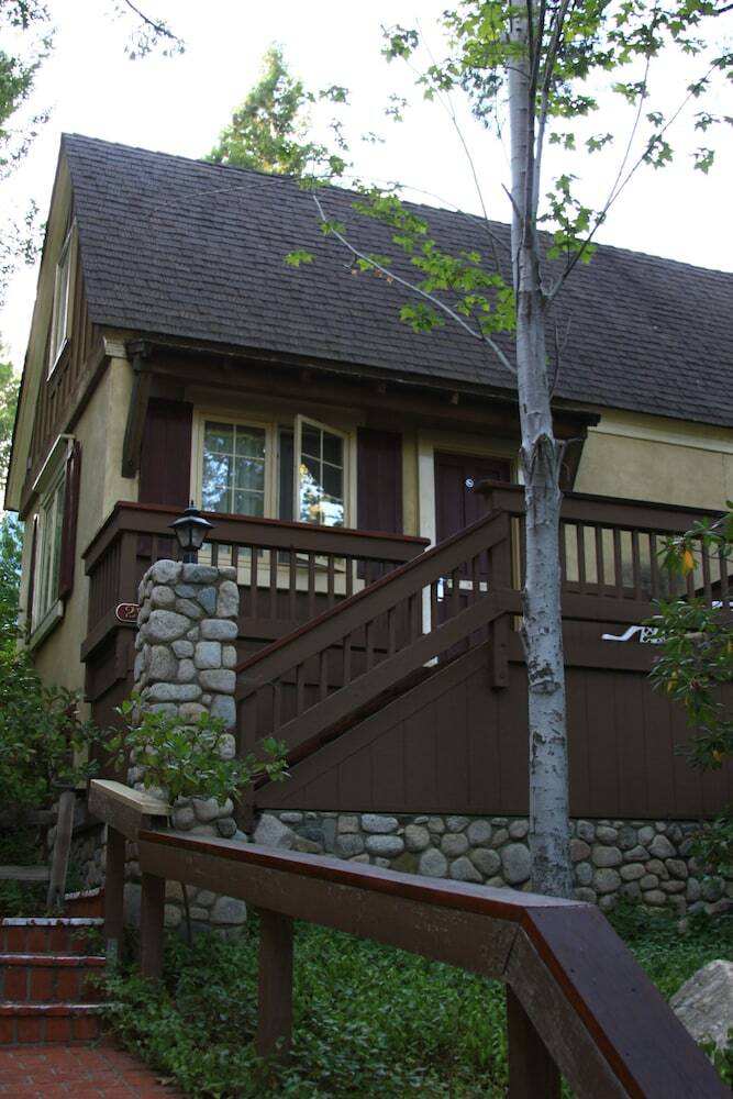 Hotel Saddleback Inn