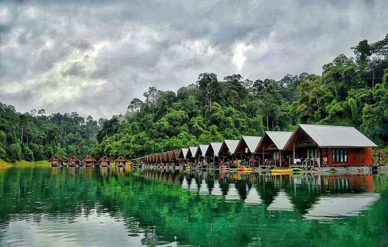 Hotel Orchid Lake House