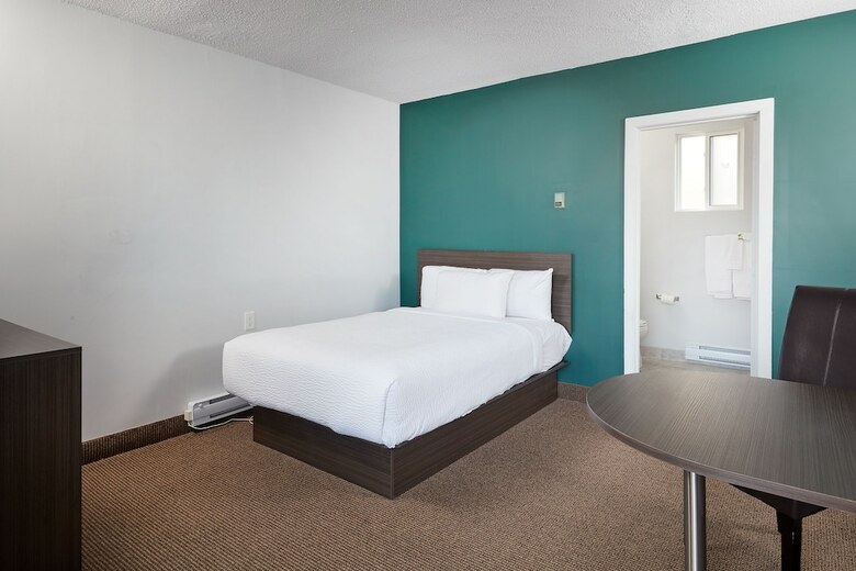 The Falls Hotel & Inn