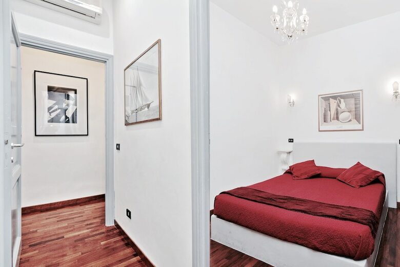 Spanish Steps Apartments
