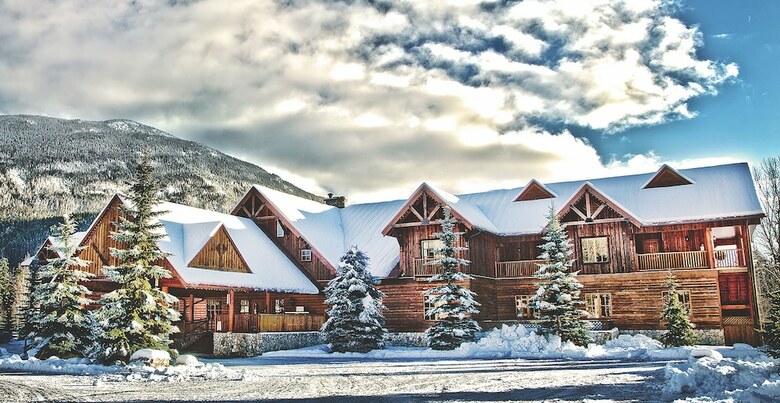 Cabana Glacier House Resort