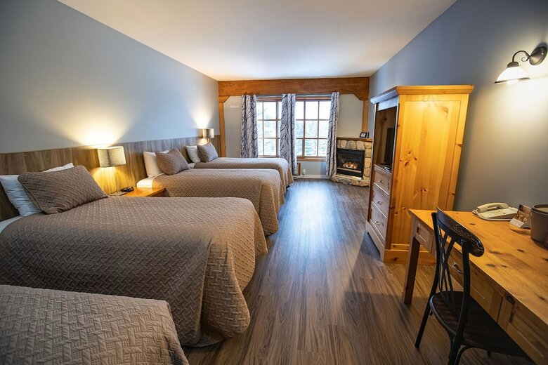Cabana Glacier House Resort