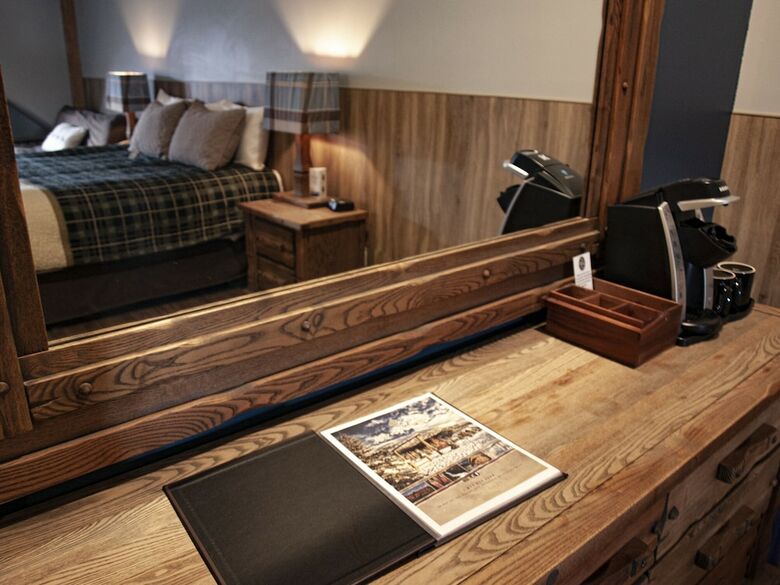 Cabana Glacier House Resort