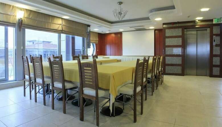 Gold Heykel Hotel