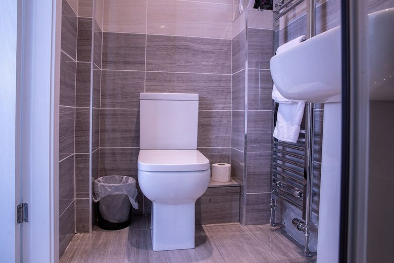 Fantastic Bradford Townhouse 6 Bedrooms
