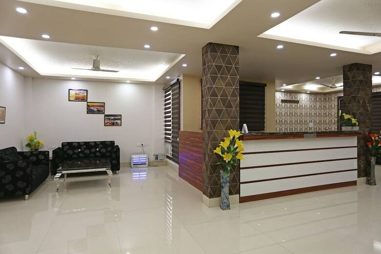 Oyo 5198 Hotel Hcgrand