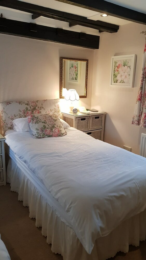 Bed & Breakfast Holly House