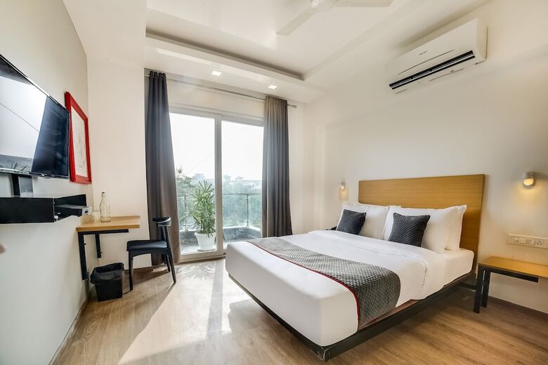 Hotel Oyo Flagship 15228 South City2