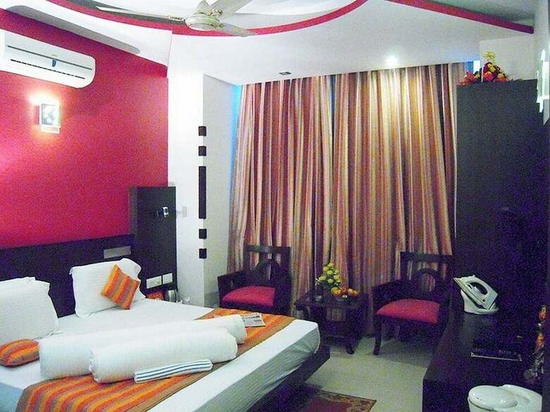 Hotel Maxfort Greenwood City