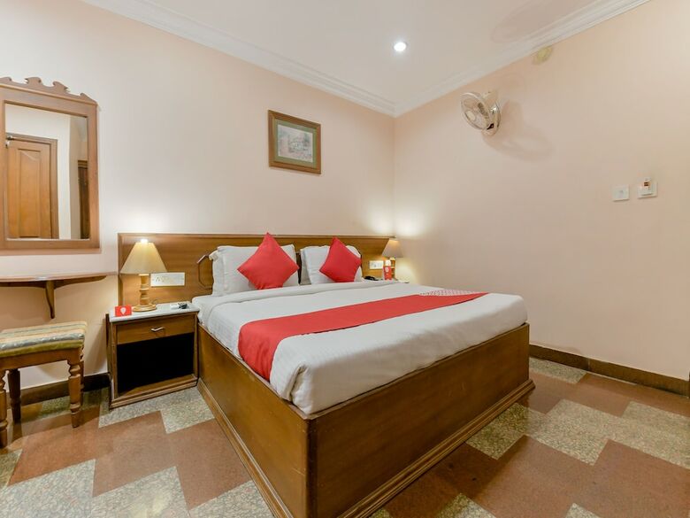 Hotel Oyo 15854 Grand Seasons