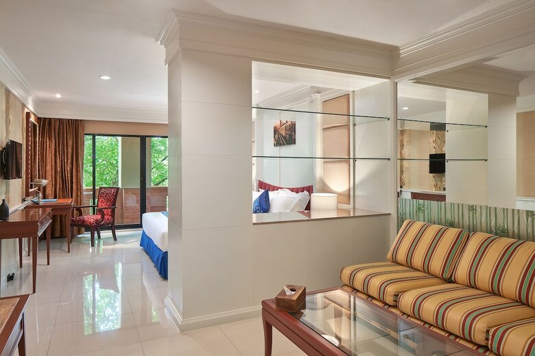 Floral Hotel � Dolphin Circle Pattaya
