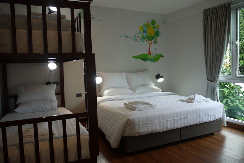 Hostal Lana Beds And Spaces - Hostel